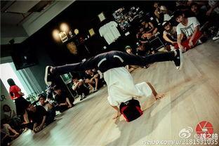 吃瓜边上跳街舞,街头舞蹈热潮席卷而来