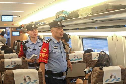 乘警执法吃瓜,吃瓜群众围观一幕幕精彩瞬间