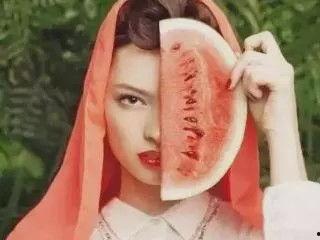 嘴巴里吃瓜,揭秘嘴巴里的甜蜜诱惑