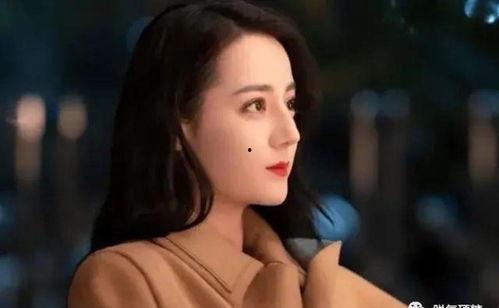 吃瓜博主美女,揭秘吃瓜博主的美女魅力