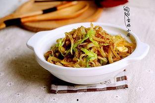 许二瓜吃炒饼,舌尖上的乡愁与味蕾的狂欢